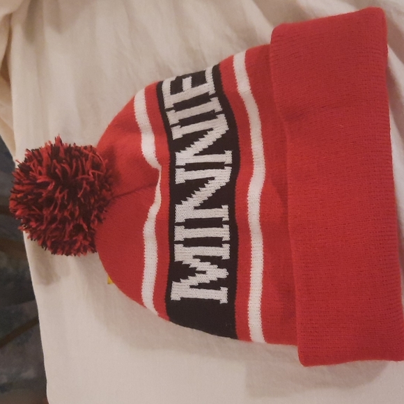 Disney "Minnie" Mouse beanie hat with fringe Puff on top red black white pom pom - Picture 5 of 9